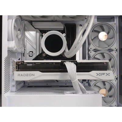 【前橋ｲﾝﾀｰｱｶﾏﾙ店】中古  Storm (Ryzen 7 7800X3D/32GB/SSD2TB/RX9070XT/W11H) 4540002119 