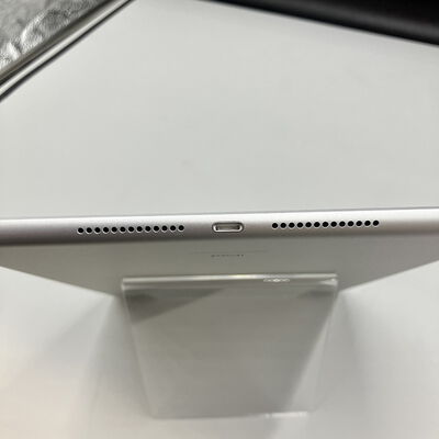 【熊本浜線店】中古  【SIMロック解除済み】【au】Apple iPad 10.2インチ (第8世代/2020) Wi-Fi+Cellular 32GB シルバー MYMJ2J/A 164446 