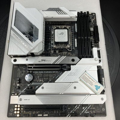 【新潟店】中古  ASUS ROG STRIX Z690-A GAMING WIFI D4(Z690 1700 ATX DDR4) 3290006630 