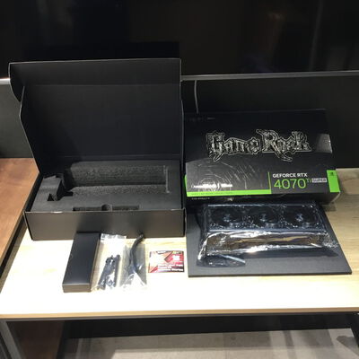 【松山環状枝松店】中古  Palit NED47TS019T2-1020Q (GeForce RTX 4070 Ti SUPER GameRock OmniBlack 16GB) 4560001447 