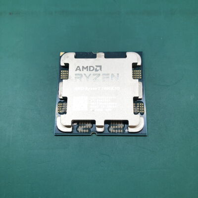 【津ラッツ店】中古  AMD Ryzen 7 7800X3D (AM5/4.2/104M/C8/T16/120W) 157139 