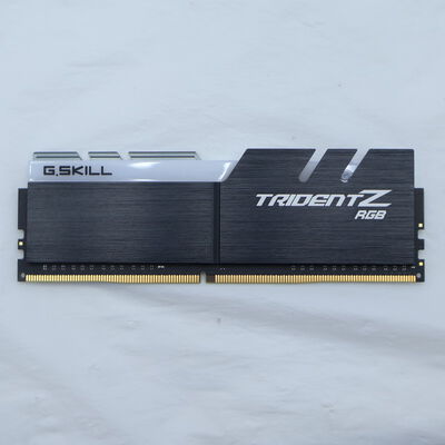【通販センター】中古  PC4-25600 8GB デスクトップ用(DDR4-3200) 140727 