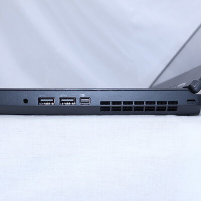 【通販センター】中古  Lenovo ThinkPad P52 202540 