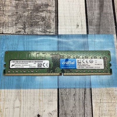 【広島店】中古  Crucial CT32G4DFD832A.16FB1 (DDR4 25600 32GB) 195867 