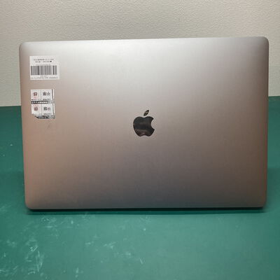 【浦添城間店(沖縄)】中古  Apple MacBook Pro 16インチ (i9 2.3GHz/1TB/64GB/5500M 8GB) シルバー MVVM2J/A (Late 2019) 4740000959 