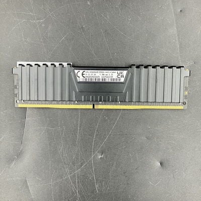 【大須店】中古  PC4-25600 16GB デスクトップ用(DDR4-3200) 140728 