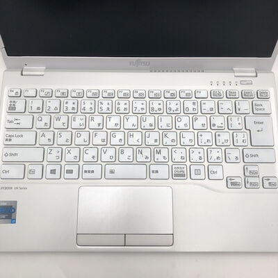 【盛岡都南店】中古  Fujitsu FMVU8E3WD1 (i7-1165G7/8GB/SSD256GB/W11H) 4580001335 