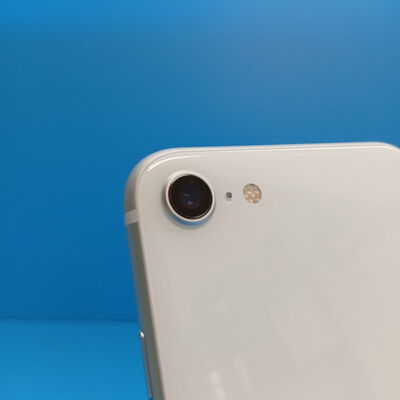 【大須店】中古  【au】Apple iPhoneSE 4.7インチ (第2世代/2020) 64GB (ホワイト) MHGQ3J/A 新パッケージ版 146172 