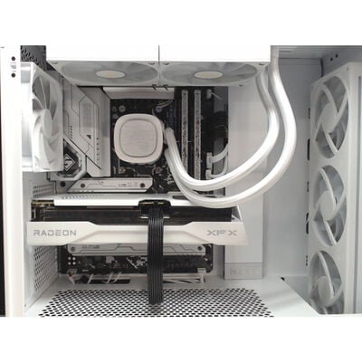 【前橋ｲﾝﾀｰｱｶﾏﾙ店】中古  自作PC(Ryzen 7 9800X3D/32GB/SSD512GB/RX9060XT 16GB/W11H) 4540002135 