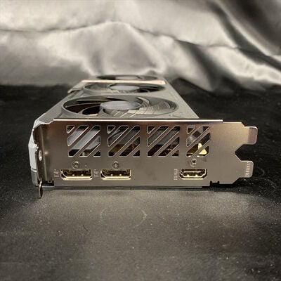 【横浜駅前店】中古  GIGABYTE GV-R9060XTGAMING OC-16GD (RX9060XT 16G) 179900 