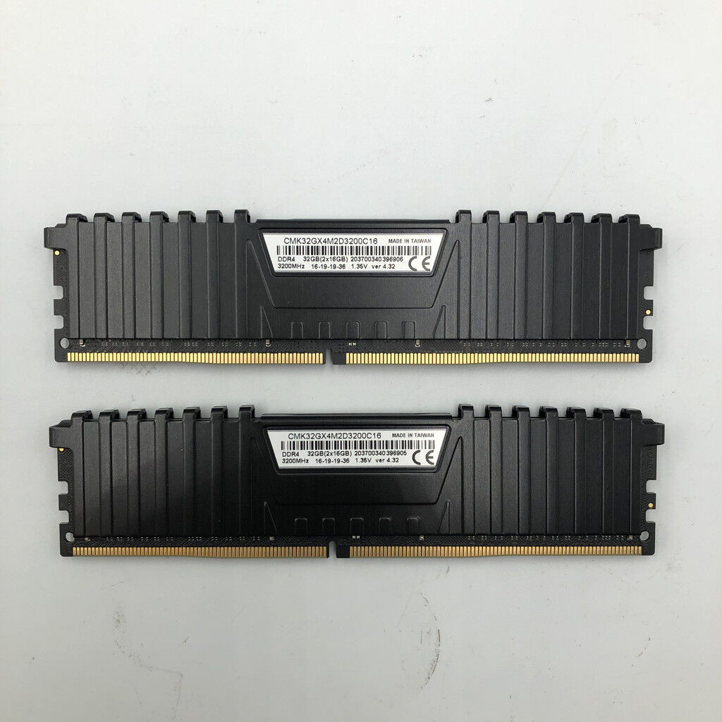 中古 CORSAIR CMK32GX4M2D32000C16（16GB 2枚組 合計32GB/PC4-25600