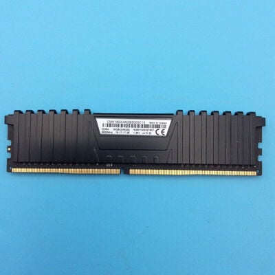 【秋葉原本店】中古  PC4-24000 8GB デスクトップ用(DDR4-3000) 128475 