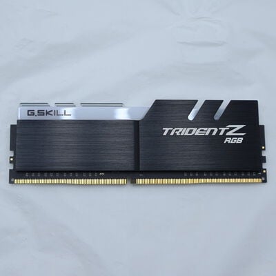 【通販センター】中古  PC4-25600 8GB デスクトップ用(DDR4-3200) 140727 