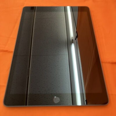 【なんば店】中古  Apple iPad 10.2インチ (第8世代/2020) Wi-Fi 32GB スペースグレイ MYL92J/A 143620【在庫処分!】 