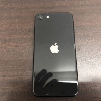 【福山ココローズ店】中古  【SIMロック解除済み】【docomo】Apple iPhoneSE 4.7インチ (第2世代/2020) 128GB (ブラック) MXD02J/A 155500 