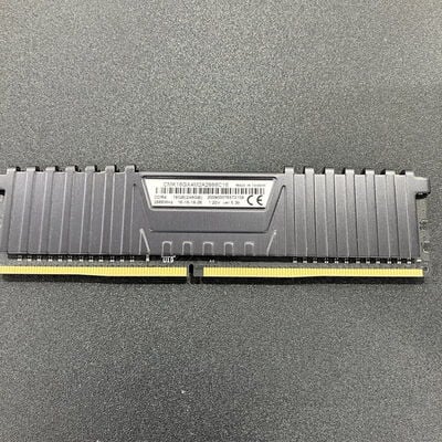 【熊本浜線店】中古  PC4-21300 8GB デスクトップ用(DDR4-2666) 126165 