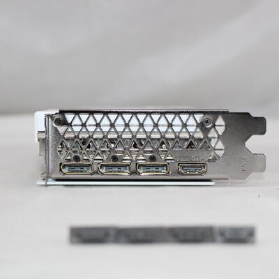 【通販センター】中古  INNO3D GeForce RTX 5070 TWIN X2 OC WHITE N50702-12D7X-195064W（RTX5070 12GB） 3480035227 