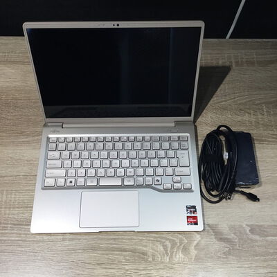 【松山環状枝松店】中古  FUJITSU LIFEBOOK MH55/J3 (Ryzen 5 7520U/16GB/SSD256GB/なし/オンボード/14.0/1920&times;1200/W11H) 4560001272 