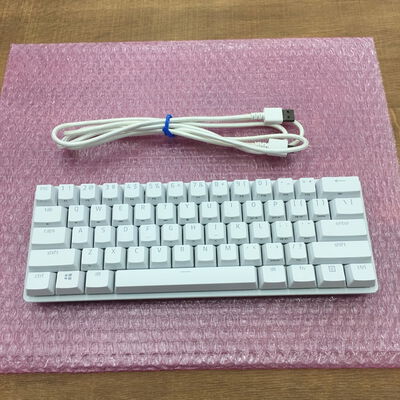 【佐賀南部バイパス店】中古  Razer Huntsman Mini US Clicky Optical Switch RZ03-03390300-R3M1 [英語配列/Mercury White] 5250001010 