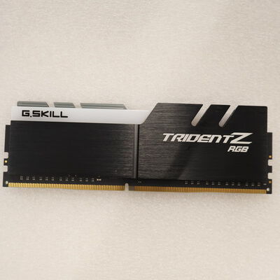 【通販センター】中古  PC4-25600 8GB デスクトップ用(DDR4-3200) 140727 