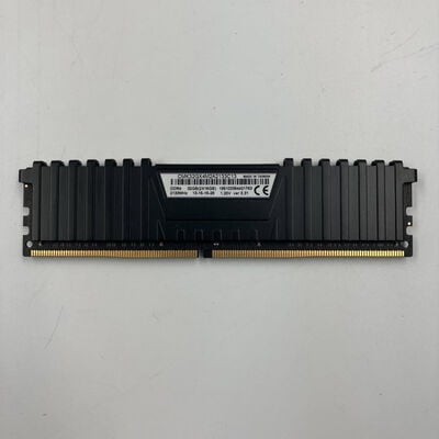 【なんば店】中古  PC4-17000 16GB デスクトップ用(DDR4-2133) 135640 