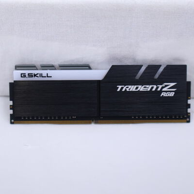 【通販センター】中古  PC4-25600 8GB デスクトップ用(DDR4-3200) 140727 