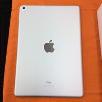 中古  Apple iPad 10.2インチ (第7世代/2019) Wi-Fi 32GB シルバー MW752J/A 141662 