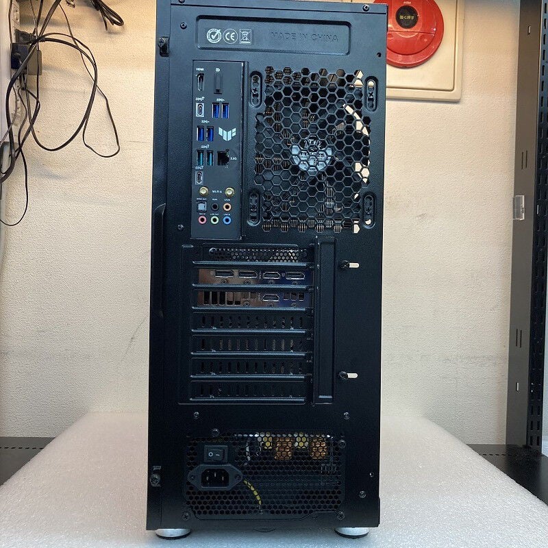 中古 自作パソコン (Core i7 13700/32GB/SSD500GB+SSD1TB+HDD3TB/DVD