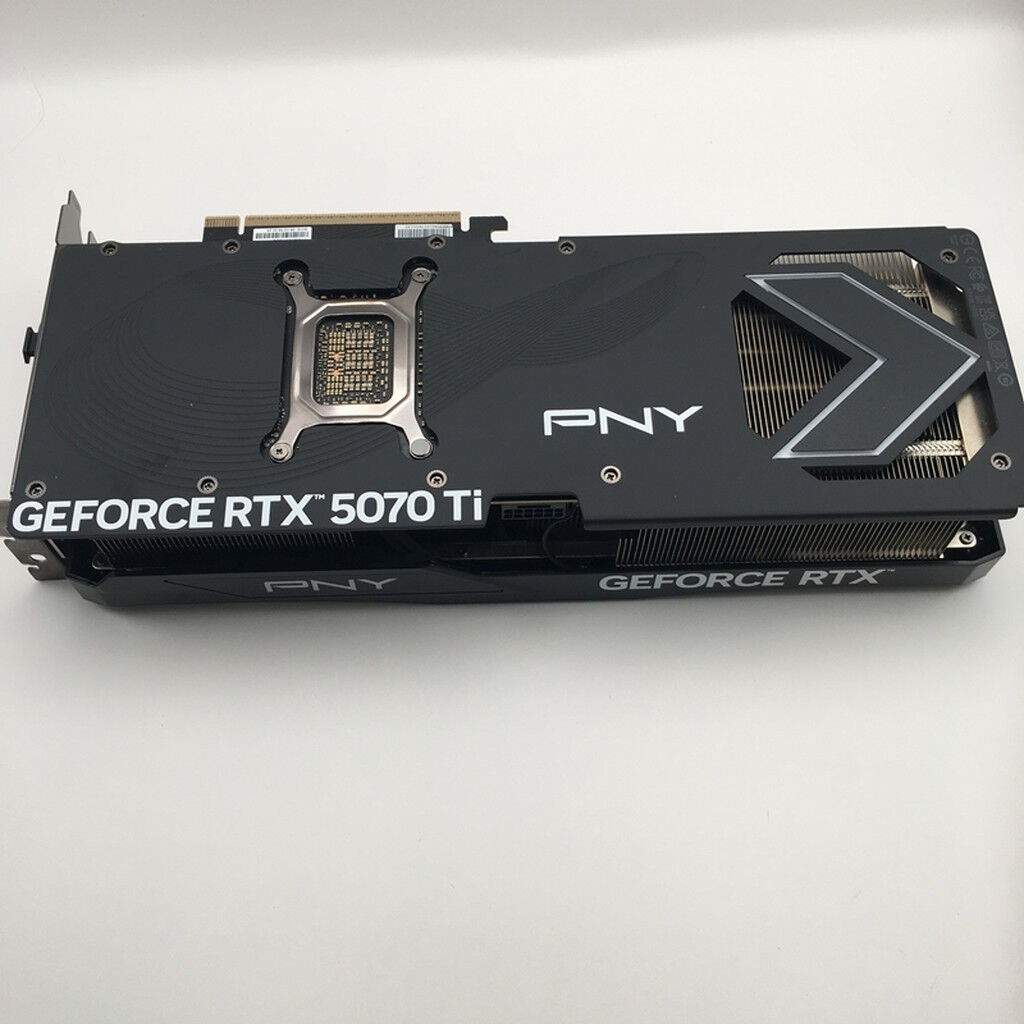中古 PNY GeForce RTX 5070 Ti 16GB ARGB Overclocked TripleFan