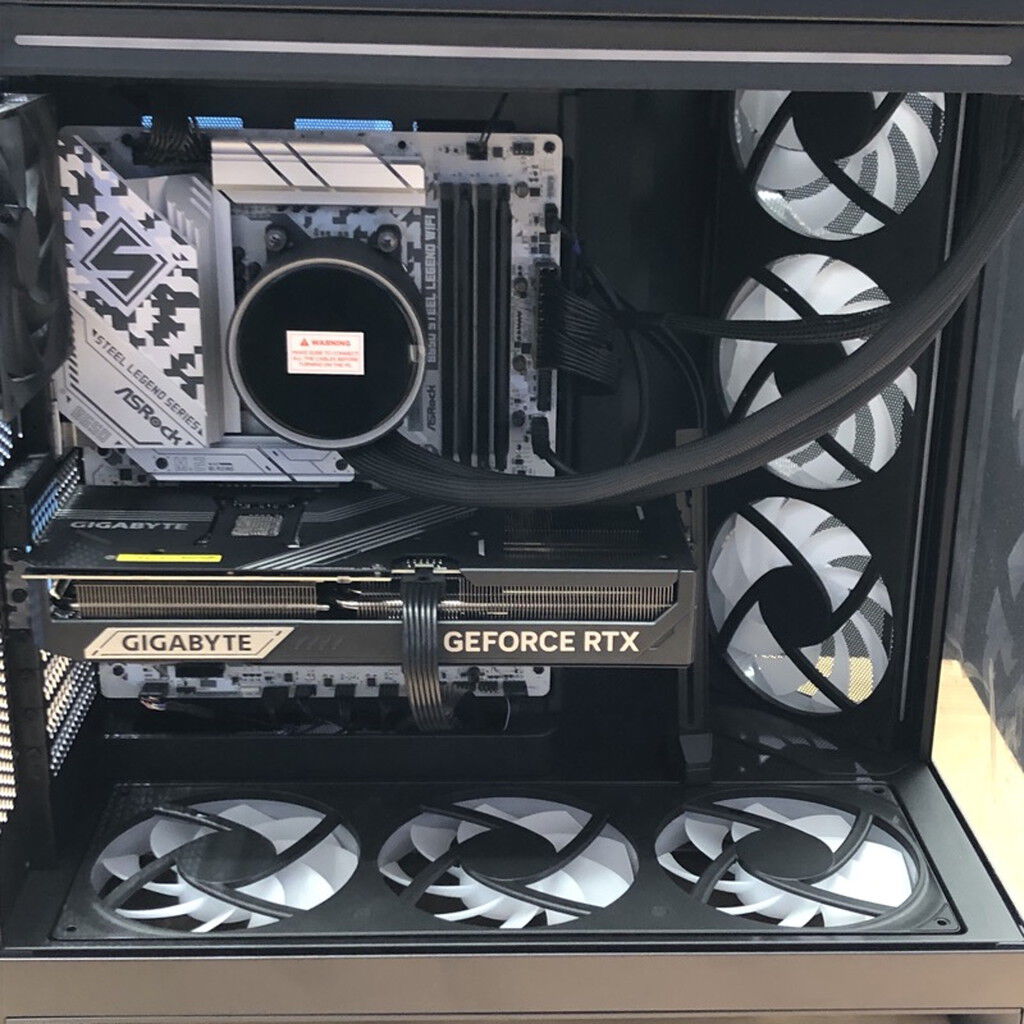 中古 自作パソコン(Ryzen 7 9800X3D/32GB/SSD2TB/RTX5080/W11H