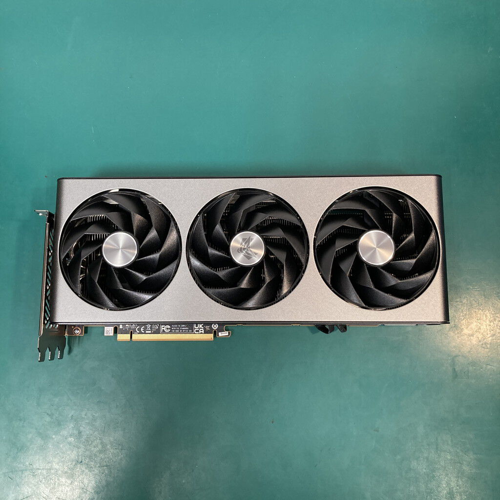 中古 SAPPHIRE 11330-01-20G NITRO+ RX7800XT GAMING OC