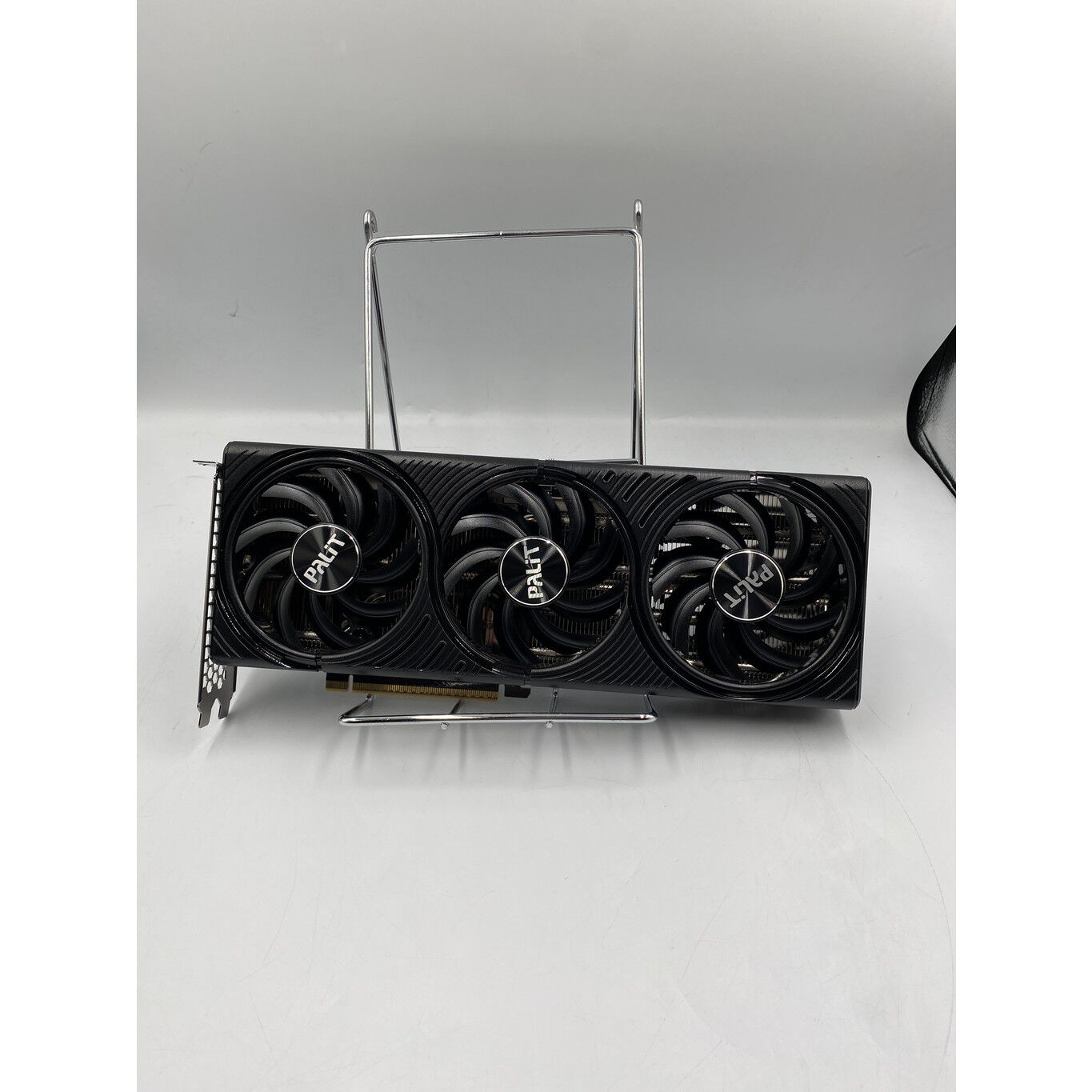 中古 Palit NE75070019K9-GB2050S (RTX5070 12GB Infinity 3) 188943