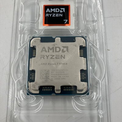【なんば店】中古  AMD Ryzen 7 9700X (AM5/3.8GHz/40M/C8/T16/65W) 169022 