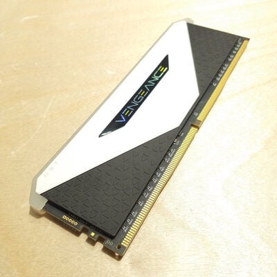 【鹿児島店】中古  PC4-25600 16GB デスクトップ用(DDR4-3200) 140728 
