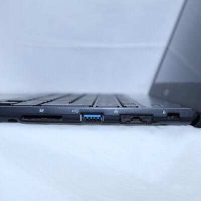 【通販センター】中古  【ジャンク品/保証無/返品質問不可】Fujitsu LIFEBOOK U938/S (Core i5-7300U/12GB/オンボード) 202875 