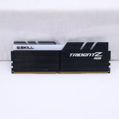 【通販センター】中古  PC4-25600 8GB デスクトップ用(DDR4-3200) 140727 