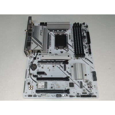 【前橋ｲﾝﾀｰｱｶﾏﾙ店】中古  ASRock B760 Pro RS/D4 WiFi White (B760 1700 ATX DDR4) 4540002127 
