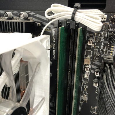 【福井日之出店】中古  自作ゲーミングデスクトップ(i7 10700/16GB/SSD256GB/RTX3060Ti/W11H) 5200000742 