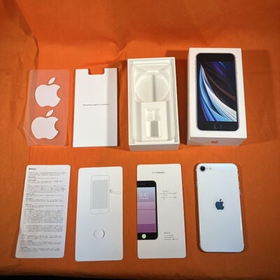 【なんば店】中古  Apple iPhoneSE 4.7インチ (第2世代/2020) 64GB (ホワイト) 国内版SIMロックフリー NX9T2J/A Apple整備済製品 3280021675 
