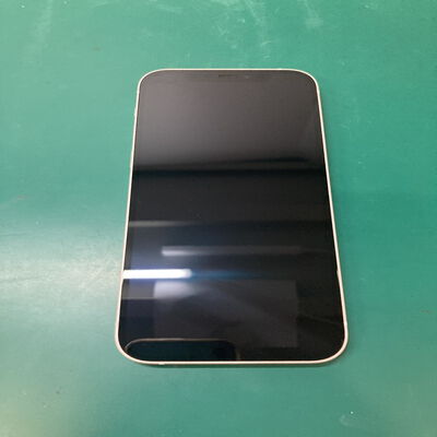 【浦添城間店(沖縄)】中古  【SIMロック解除済み】【docomo】Apple iPhone12 6.1インチ 128GB (ホワイト) MGHV3J/A 155528 