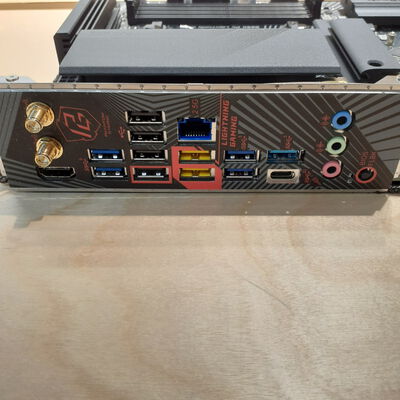 【鹿児島店】中古  ASRock B650 PG Lightning WiFi (B650 AM5 ATX DDR5) 4700000734 