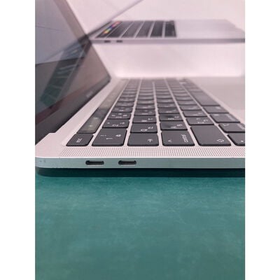 【浦添城間店(沖縄)】中古  Apple MacBook Pro 13.3インチ (Core i5 2.0GHz/16GB/512GB) シルバー Touch Bar Magic Keyboard搭載モデル MWP72J/A (Early 2020) 142639 
