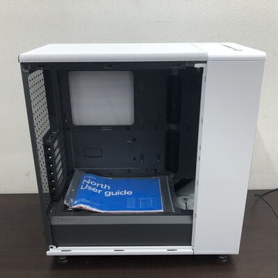 【福山ココローズ店】中古  FractalDesign FD-C-NOR1C-04(North Chalk WH TGC) 5090001200 