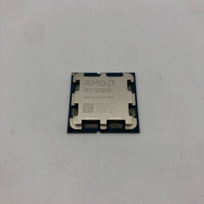 【郡山安積店】中古  AMD Ryzen 7 9700X (AM5/3.8GHz/40M/C8/T16/65W) 169022 