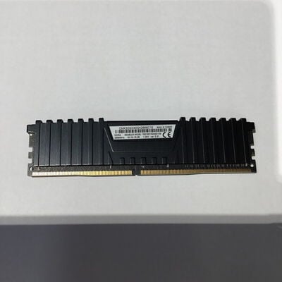 【松山環状枝松店】中古  PC4-21300 16GB デスクトップ用(DDR4-2666) 135638 