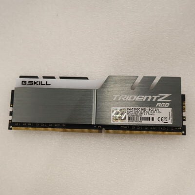 【通販センター】中古  PC4-25600 8GB デスクトップ用(DDR4-3200) 140727 