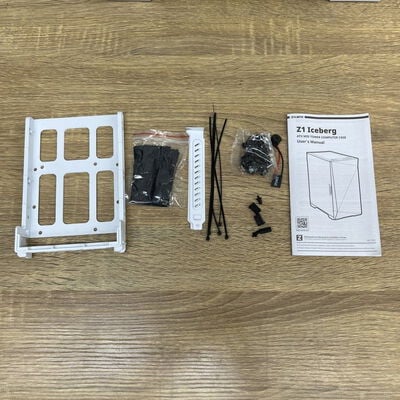 【津ラッツ店】中古  ZALMAN Z1 Iceberg White(mATX ｶﾞﾗｽ ) 4990001465 
