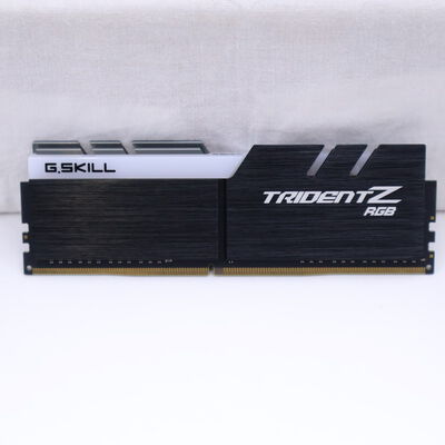 【通販センター】中古  PC4-25600 8GB デスクトップ用(DDR4-3200) 140727 