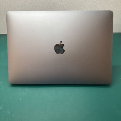 【浦添城間店(沖縄)】中古  Apple MacBook Air 13インチ 2020 (M1 8CPU 8GPU/16GB/512GB) スペースグレイ 5070001679 