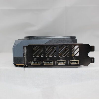 【通販センター】中古  GIGABYTE GV-R9070XTGAMING OC-16GD (RX9070XT 16G) 176942 